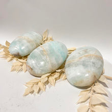 Load image into Gallery viewer, Caribbean Calcite Crystal Palm Stone Blue Crystal
