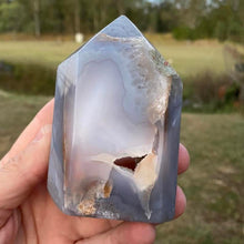 Load image into Gallery viewer, Druzy Agate Crystal Tower Point Generator
