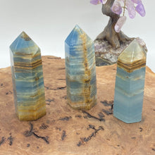 Load image into Gallery viewer, Blue Onyx Crystal Tower Point Generator
