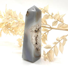 Load image into Gallery viewer, Druzy Agate Crystal Tower Point Generator
