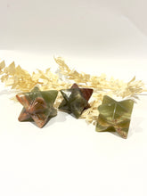Load image into Gallery viewer, Green Onyx Merkaba Crystal Carving
