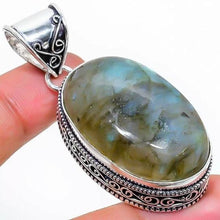 Load image into Gallery viewer, Vintage Labradorite Gemstone 925 Sterling Silver Jewellery Pendant Gift for Her
