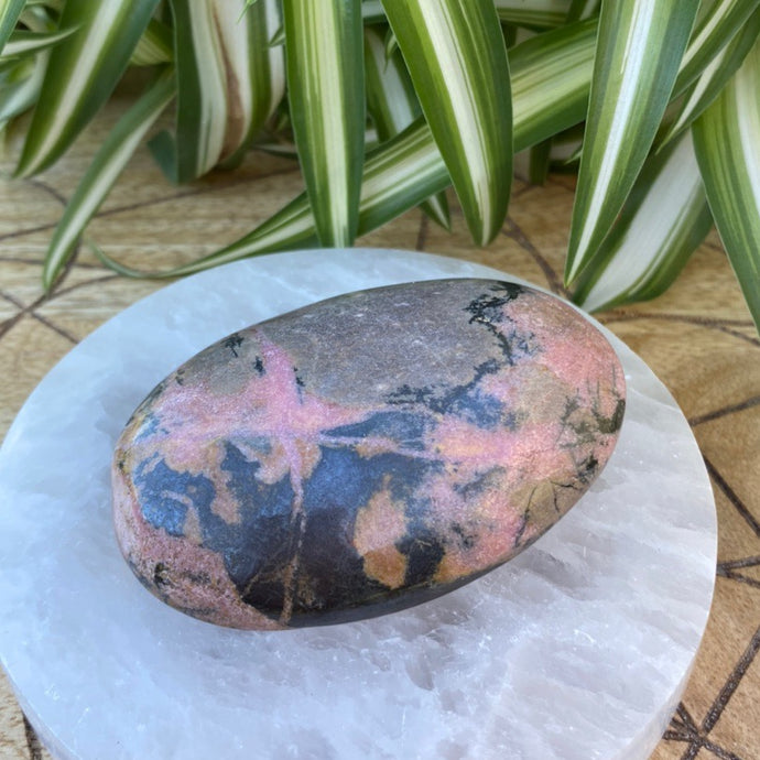 Rhodonite Crystal Palm Stone Palmstone