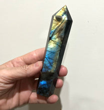 Load image into Gallery viewer, Labradorite Tower Point Generator Crystal Labradorite Tower with Flash
