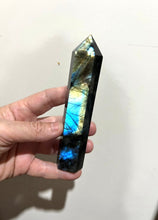 Load image into Gallery viewer, Labradorite Tower Point Generator Crystal Labradorite Tower with Flash
