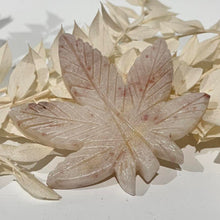 Load image into Gallery viewer, Leaf Crystal Carving Leaf Shape Crystal
