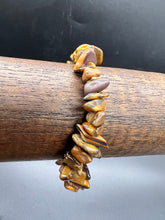 Load image into Gallery viewer, Tigers Eye 👁  Crystal chip bracelet
