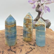 Load image into Gallery viewer, Blue Onyx Crystal Tower Point Generator
