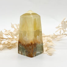 Load image into Gallery viewer, Lemon Calcite Crystal Tower Point Generator Obelisk
