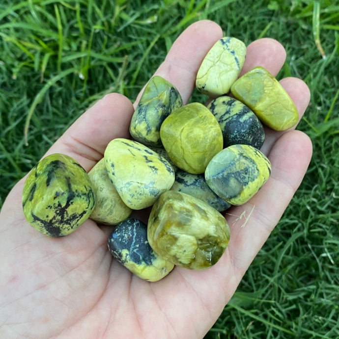 Yellow Serpentine Tumble-stone / tumbled stone